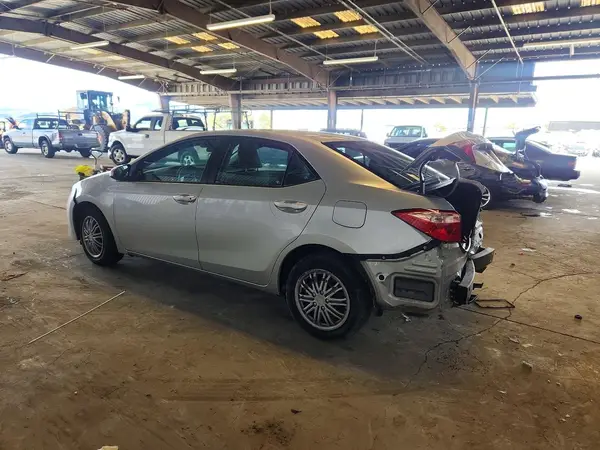 2T1BURHEXHC955567 2017 TOYOTA COROLLA - Image 2