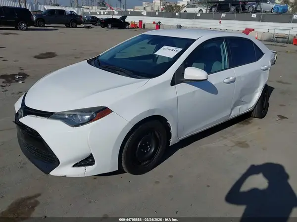 2T1BURHEXHC957058 2017 TOYOTA COROLLA - Image 2