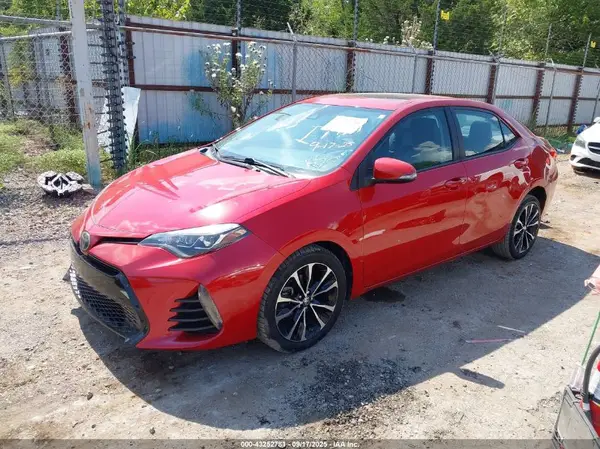 2T1BURHEXJC002962 2018 TOYOTA COROLLA - Image 2
