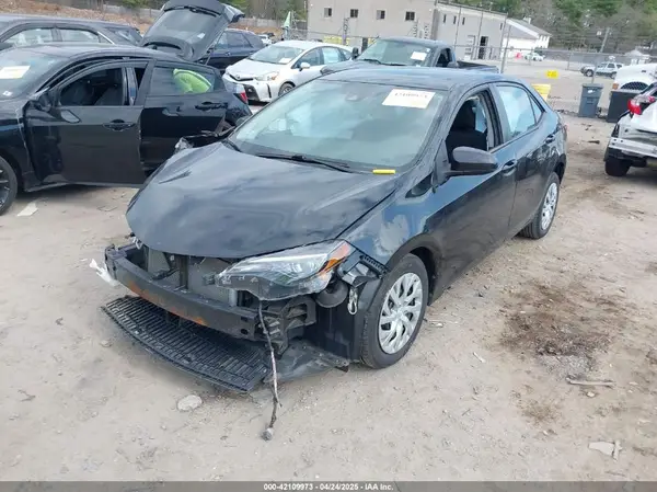 2T1BURHEXJC003206 2018 TOYOTA COROLLA - Image 2