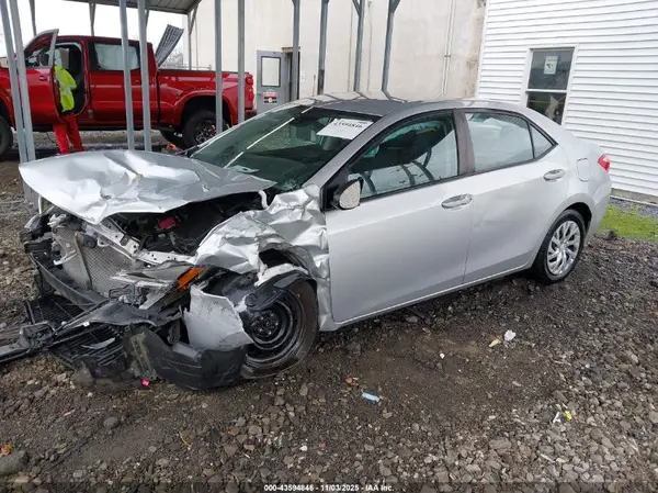 2T1BURHEXJC003433 2018 TOYOTA COROLLA - Image 2