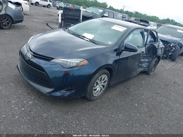 2T1BURHEXJC003674 2018 TOYOTA COROLLA - Image 2