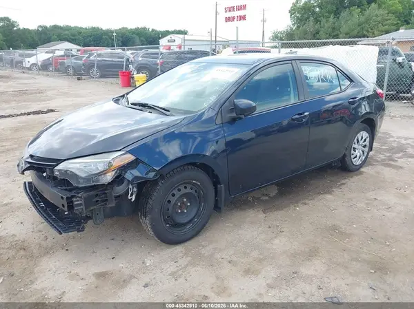 2T1BURHEXJC009023 2018 TOYOTA COROLLA - Image 2