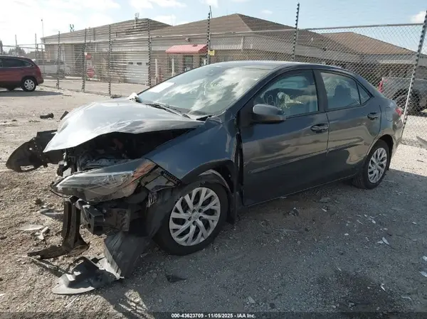 2T1BURHEXJC009958 2018 TOYOTA COROLLA - Image 2