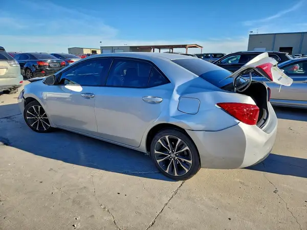 2T1BURHEXJC011256 2018 TOYOTA COROLLA - Image 2