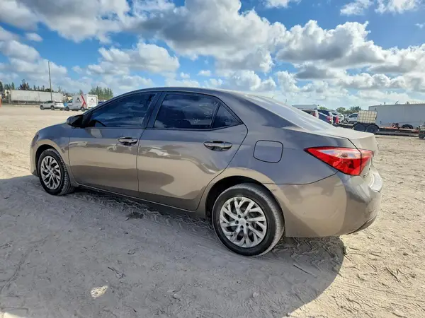 2T1BURHEXJC029515 2018 TOYOTA COROLLA - Image 2