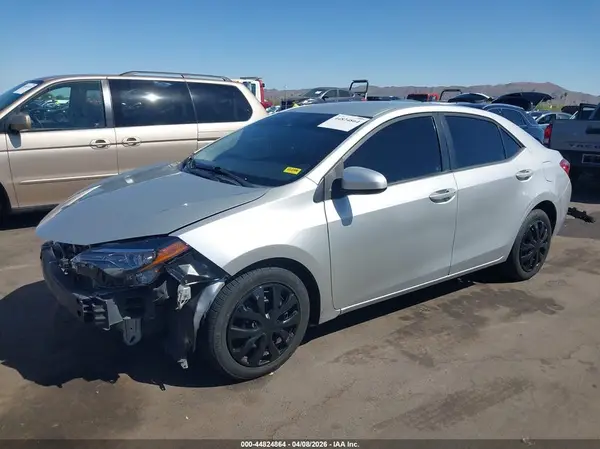 2T1BURHEXJC035475 2018 TOYOTA COROLLA - Image 2