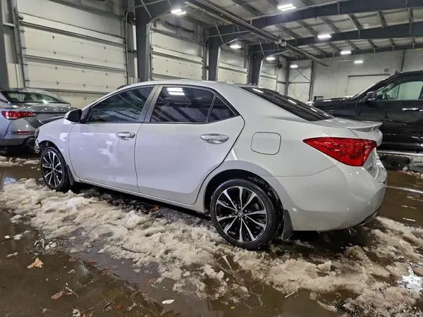 2T1BURHEXJC038912 2018 TOYOTA COROLLA - Image 2