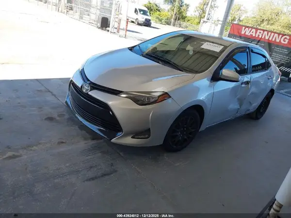 2T1BURHEXJC046220 2018 TOYOTA COROLLA - Image 2