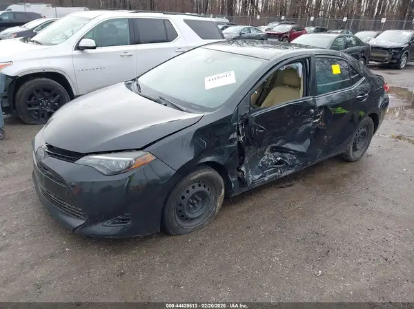 2T1BURHEXJC051028 2018 TOYOTA COROLLA - Image 2