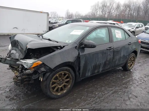 2T1BURHEXJC060005 2018 TOYOTA COROLLA - Image 2