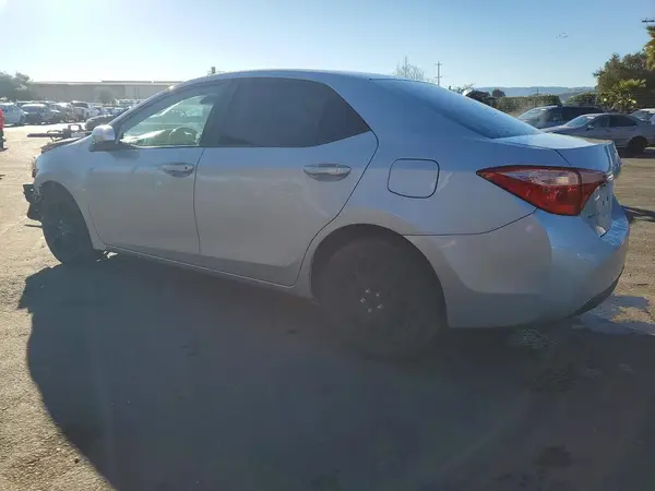 2T1BURHEXJC061266 2018 TOYOTA COROLLA - Image 2