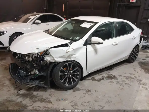 2T1BURHEXJC066063 2018 TOYOTA COROLLA - Image 2