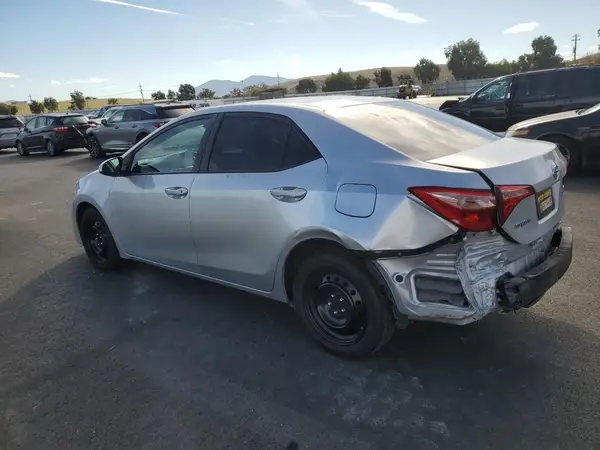 2T1BURHEXJC066404 2018 TOYOTA COROLLA - Image 2