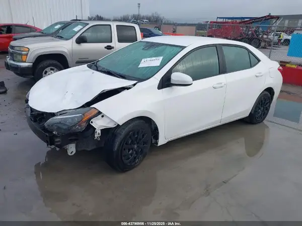 2T1BURHEXJC067097 2018 TOYOTA COROLLA - Image 2