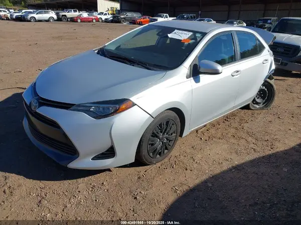 2T1BURHEXJC068671 2018 TOYOTA COROLLA - Image 2