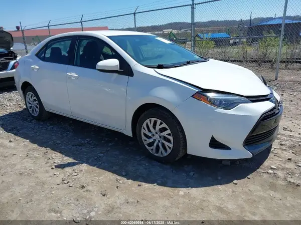 2T1BURHEXJC069898 2018 TOYOTA COROLLA - Image 1