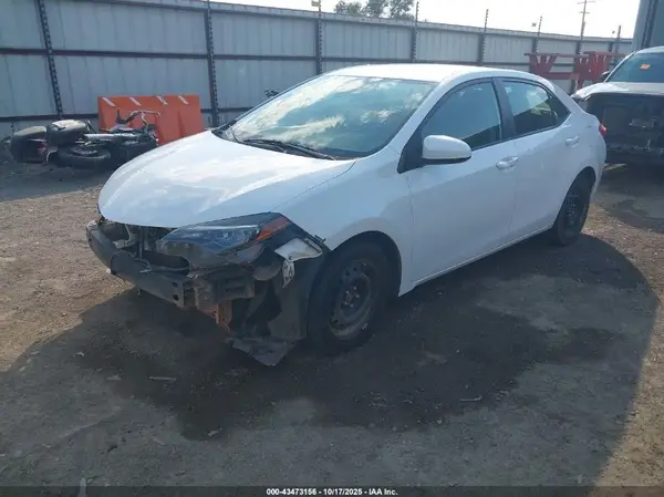 2T1BURHEXJC070100 2018 TOYOTA COROLLA - Image 2