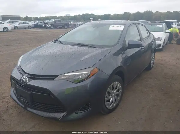2T1BURHEXJC077323 2018 TOYOTA COROLLA - Image 2