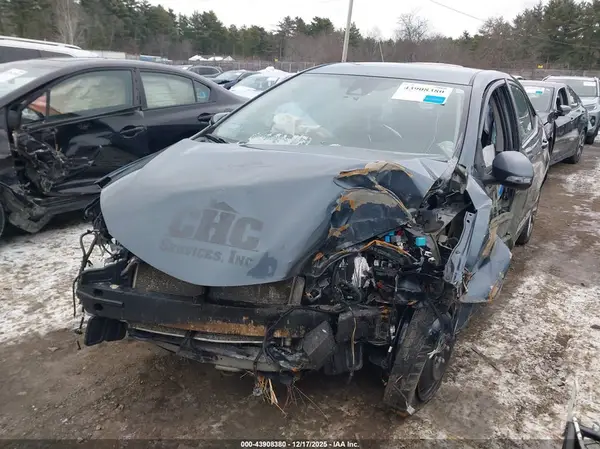 2T1BURHEXJC081002 2018 TOYOTA COROLLA - Image 2