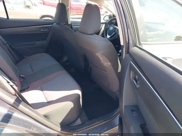 2T1BURHEXJC083008 2018 TOYOTA COROLLA - Image 8