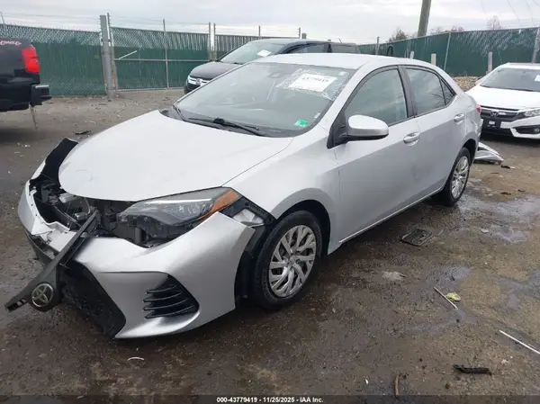 2T1BURHEXJC086829 2018 TOYOTA COROLLA - Image 2