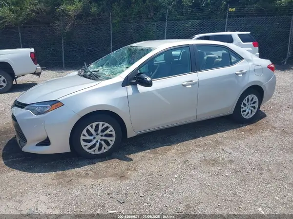 2T1BURHEXJC092484 2018 TOYOTA COROLLA - Image 2