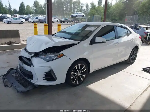 2T1BURHEXJC101068 2018 TOYOTA COROLLA - Image 2