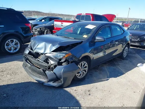 2T1BURHEXJC105069 2018 TOYOTA COROLLA - Image 2