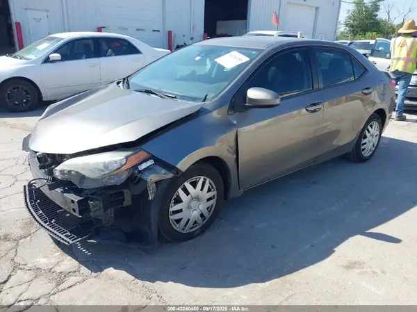 2T1BURHEXJC112815 2018 TOYOTA COROLLA - Image 2