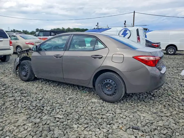 2T1BURHEXJC973928 2018 TOYOTA COROLLA - Image 2