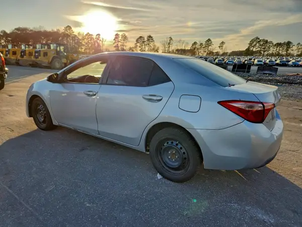 2T1BURHEXJC979437 2018 TOYOTA COROLLA - Image 2