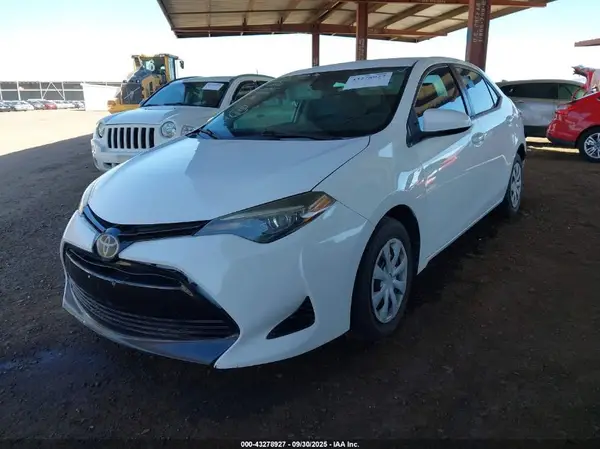 2T1BURHEXJC984699 2018 TOYOTA COROLLA - Image 2