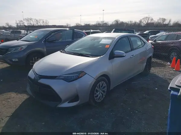 2T1BURHEXKC126747 2019 TOYOTA COROLLA - Image 2
