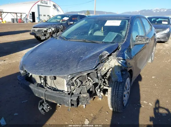2019 TOYOTA COROLLA auction photo 6