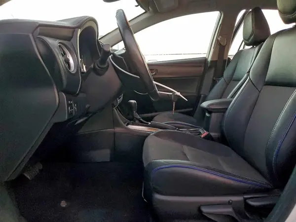 2019 TOYOTA COROLLA auction photo 7