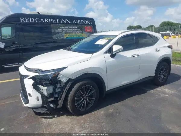 2T2ADCAZ5NC001564 2022 LEXUS NX - Image 2