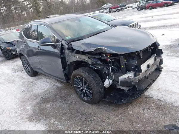 2T2AGCEZ3NC012743 2022 LEXUS NX - Image 1