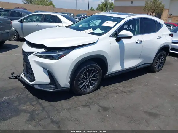 2T2AGCEZ4NC008622 2022 LEXUS NX - Image 2