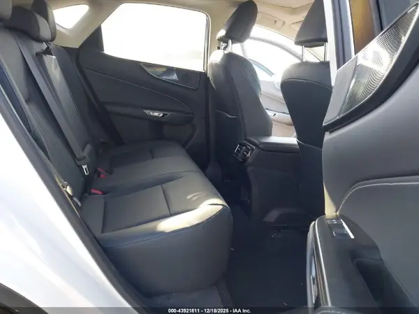 2T2AGCEZ9NC006168 2022 LEXUS NX - Image 8