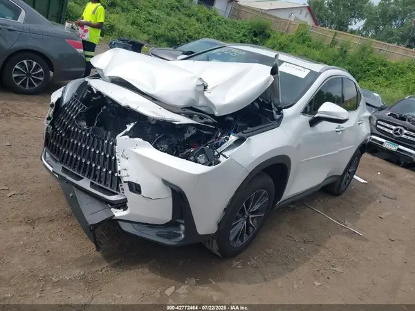 2T2AGCEZXRC033711 2024 LEXUS NX - Image 2