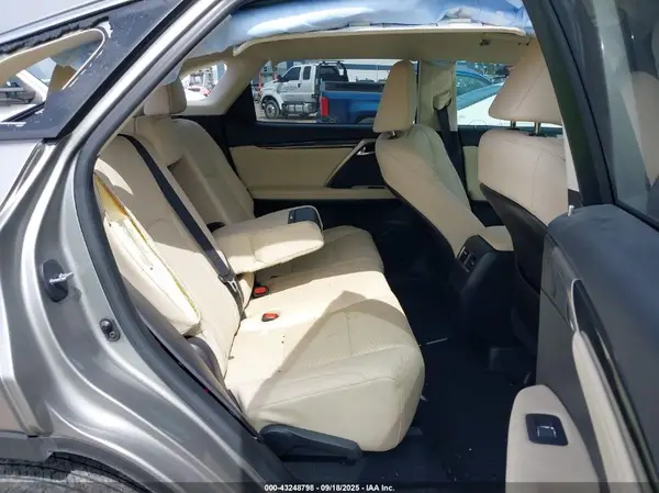 2T2AZMAA7NC237862 2022 LEXUS RX - Image 8
