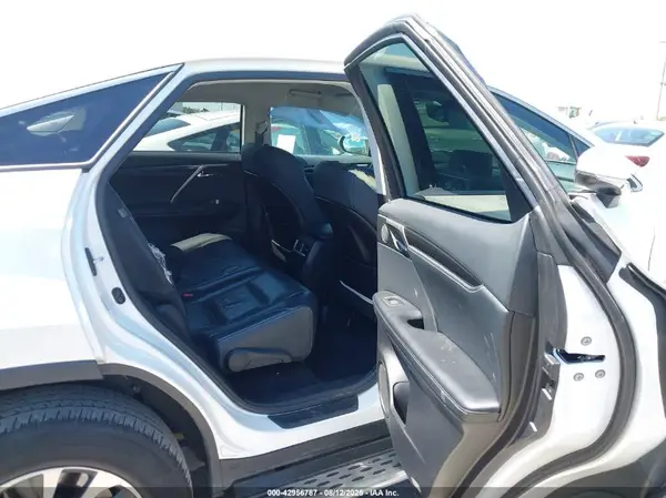 2T2AZMDA1MC304790 2021 LEXUS RX - Image 8