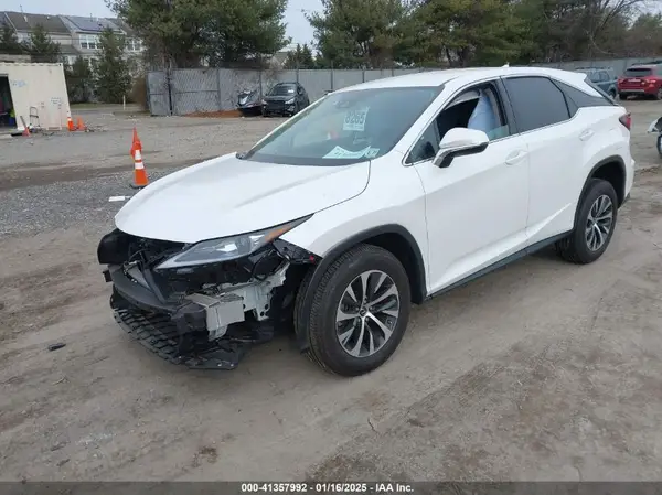 2T2AZMDA5NC347756 2022 LEXUS RX - Image 2