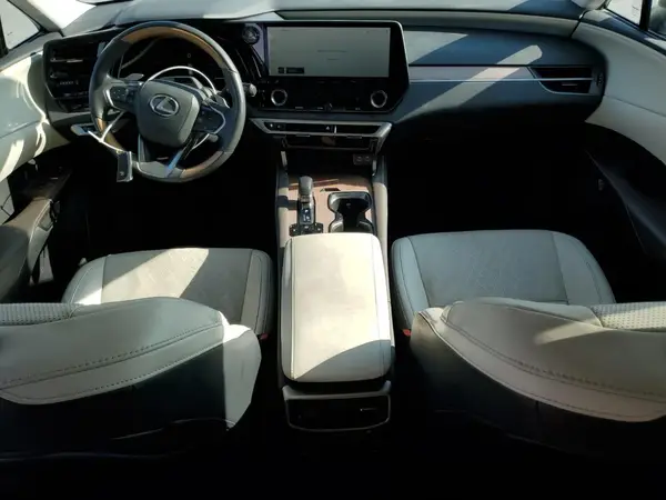 2T2BAMBA0SC056365 2025 LEXUS RX - Image 8