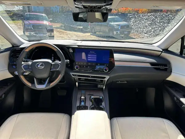 2T2BAMBA0SC057791 2025 LEXUS RX - Image 8