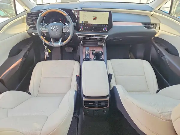 2T2BAMBA1SC063924 2025 LEXUS RX - Image 8