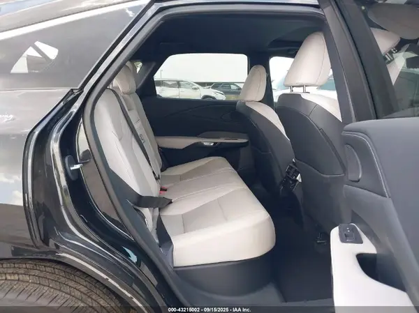 2T2BAMBA3SC062063 2025 LEXUS RX - Image 8