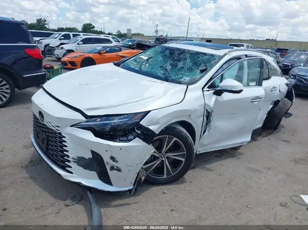2T2BAMBA7SC061210 2025 LEXUS RX - Image 2