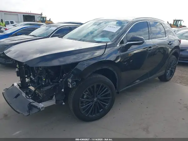 2T2BAMBA9SC053481 2025 LEXUS RX - Image 2